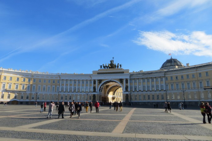 Bild: Schlossplatz, St. Petersburg