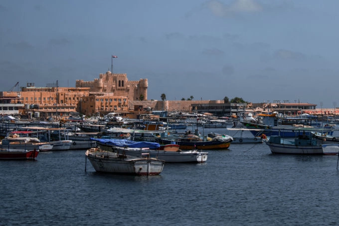Hafen von Alexandria an der Mittelmeerküste in Ägypten
