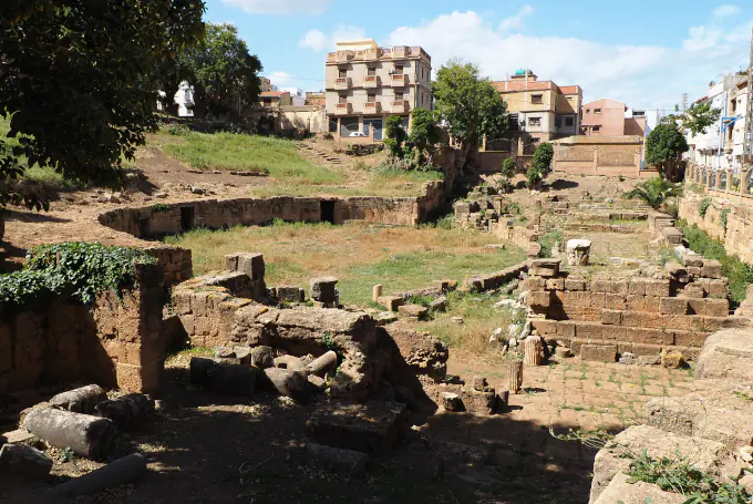 Antikes römisches Theater von Iol Caesarea in Cherchell, Algerien, mit Ruinen aus der Zeit von König Juba II.