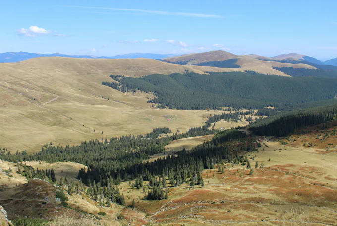 Alpine Berglandschaft an der Transalpina DN76C in den rumänischen Karpaten.